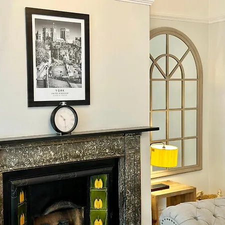 Gillygate Nest With Free Allocated Parking York Exterior photo